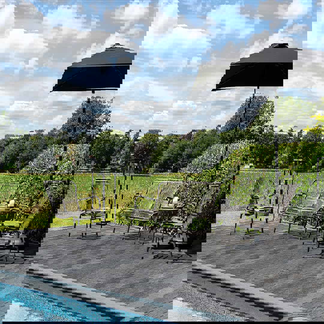 parasol met voet zwart