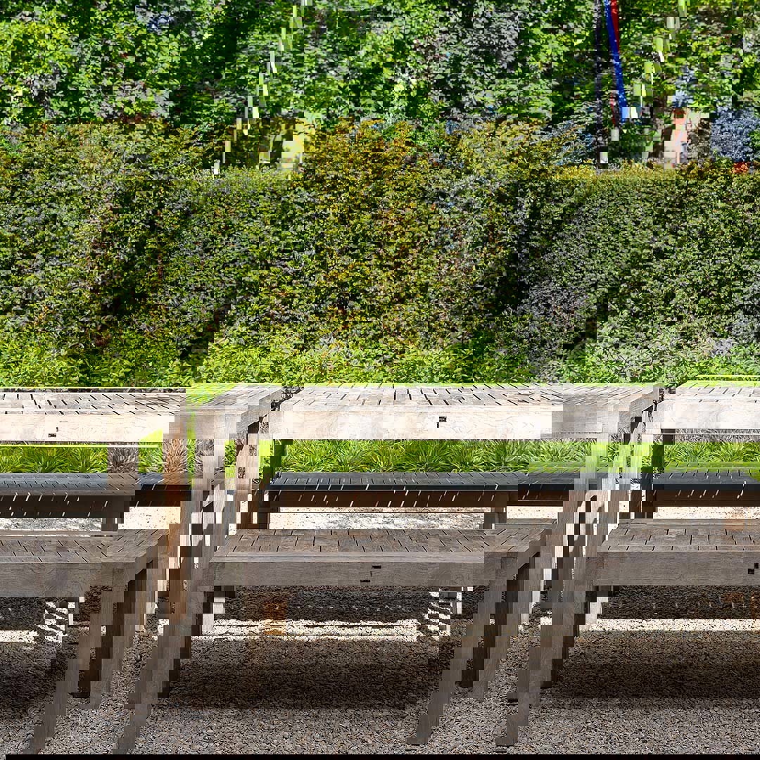 Tuinset eettafel met bank