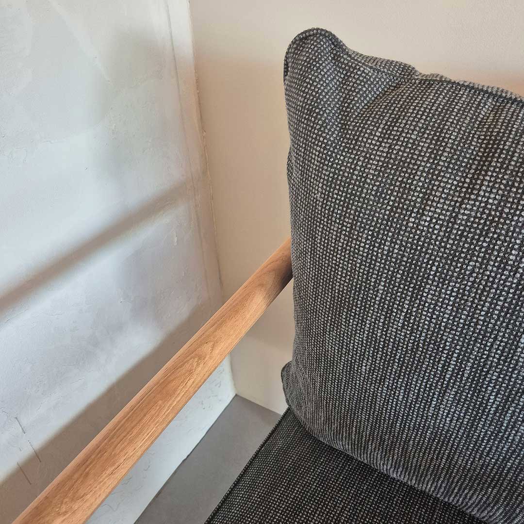 sunbrella-slow-illite