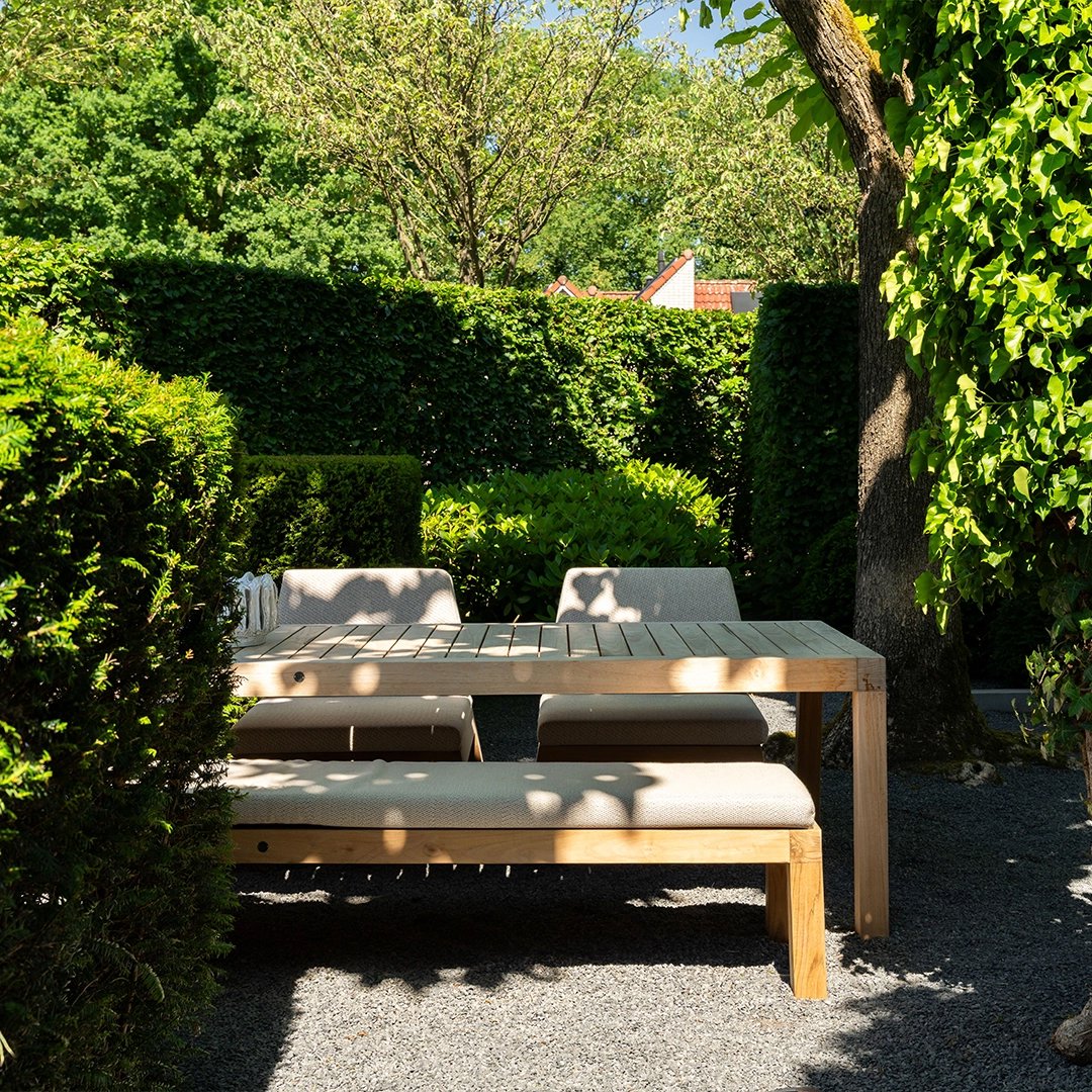 low dining tafel met bank