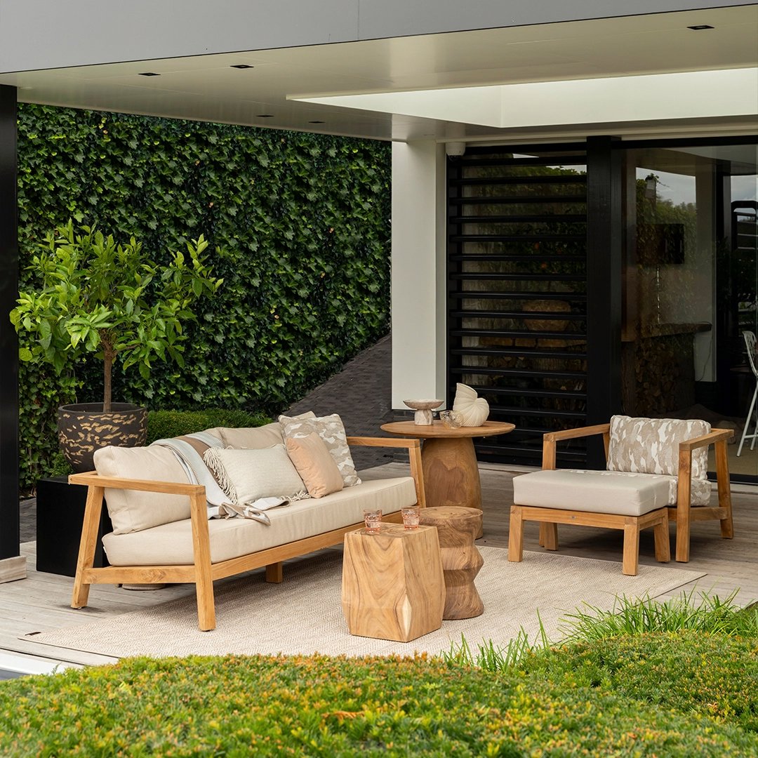 teak ligstoel buiten