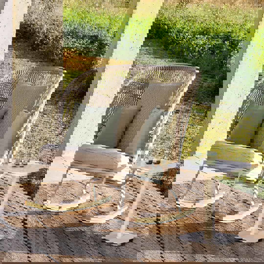 schommelstoel buiten met bijzettafel KODO