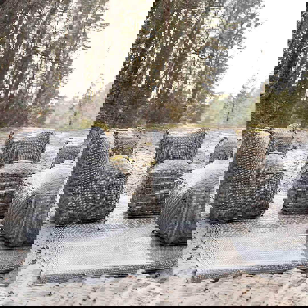 luxe zitzak lounge buiten