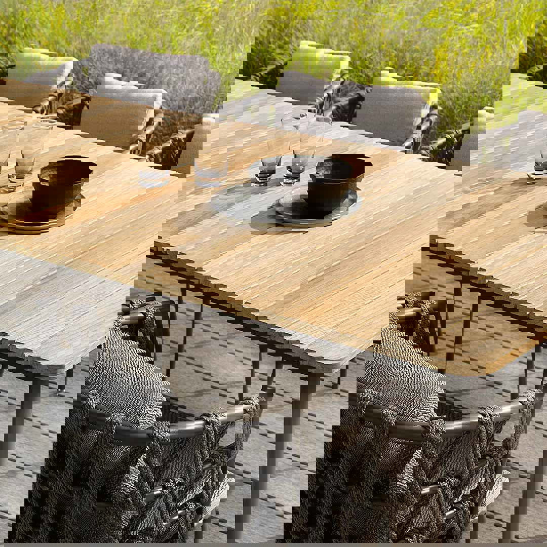 tuintafel met houten tafel blad