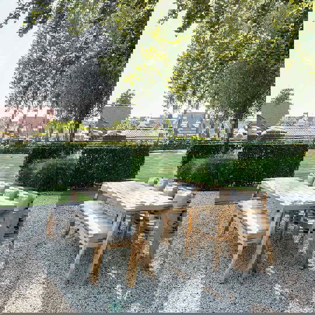 teakhouten tuineetset