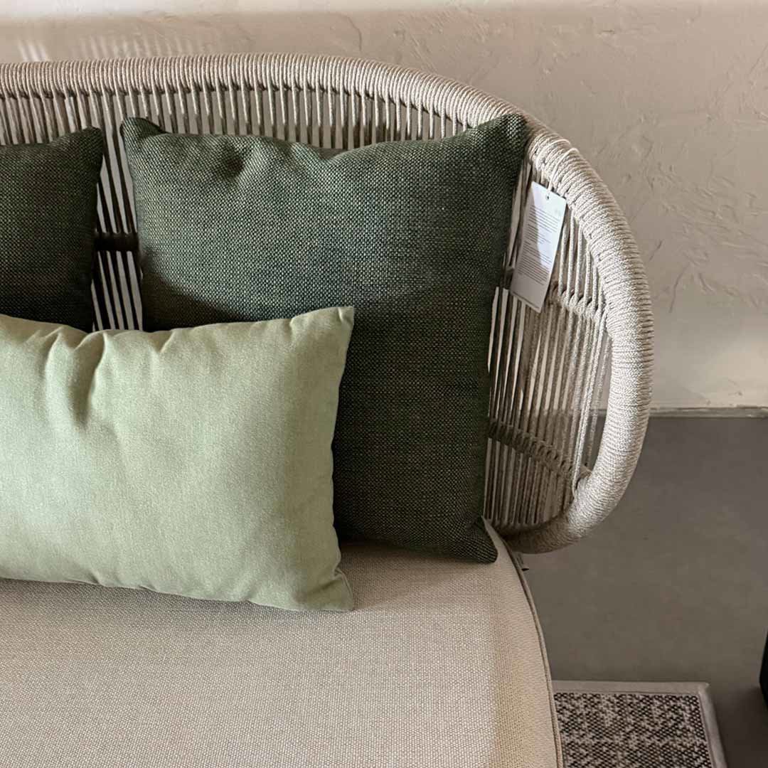 Sierkussens op KODO loungebank