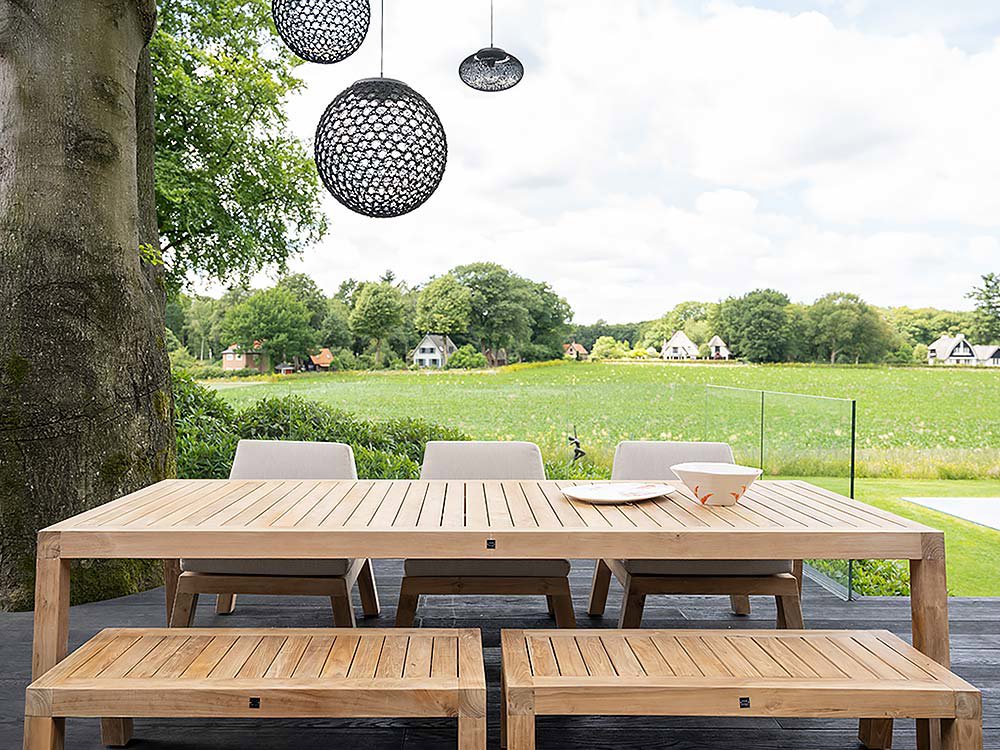 teakhouten tuinmeubelen buiten