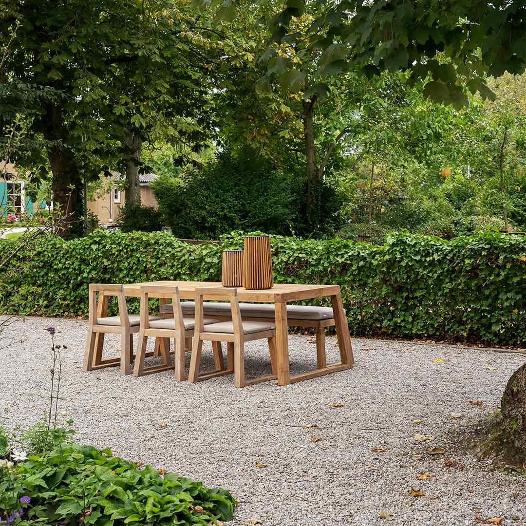 6-persoons tuintafel met bank en stoelen