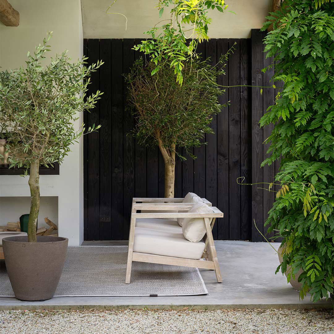 twee loungestoelen voor buiten