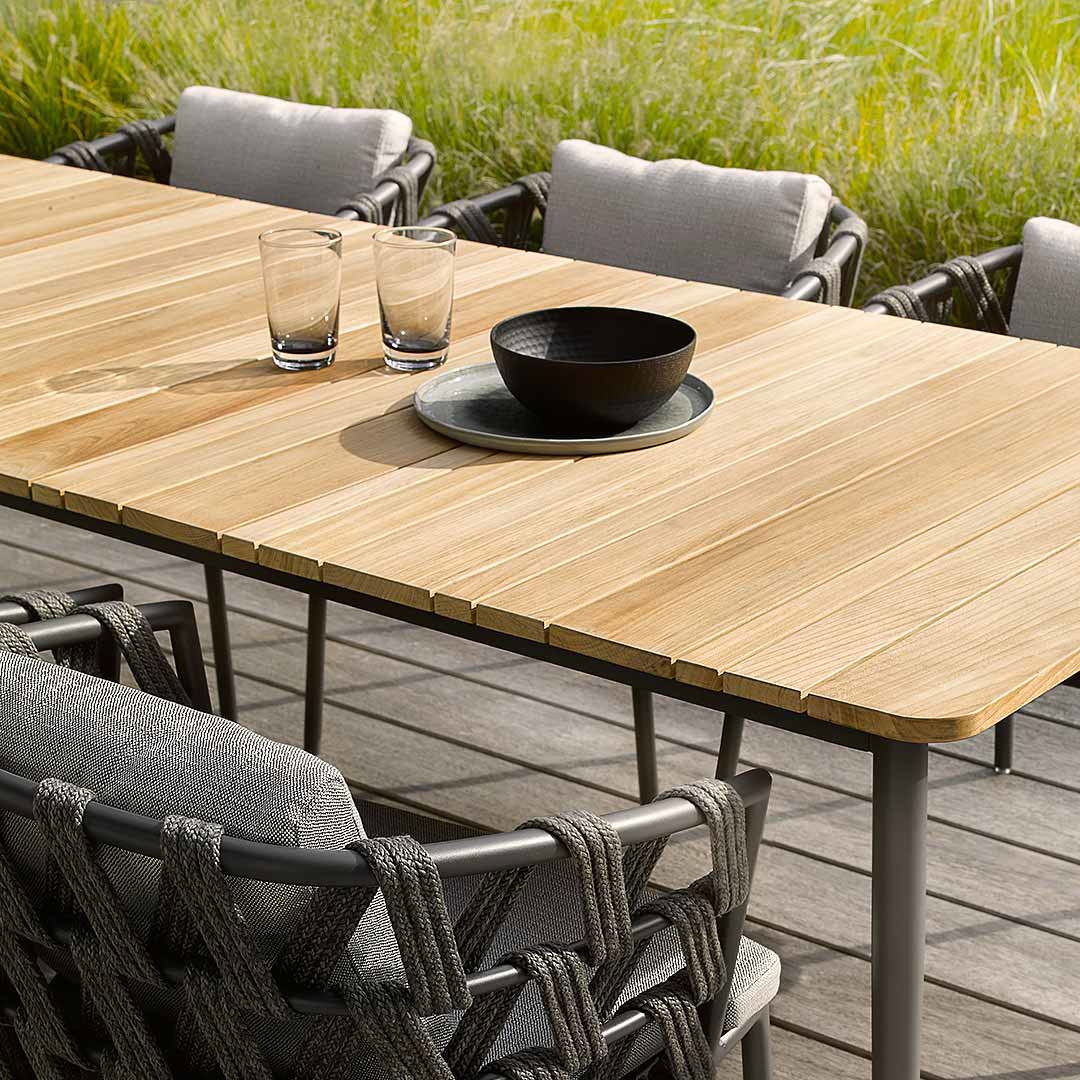 tuintafel met houten tafel blad