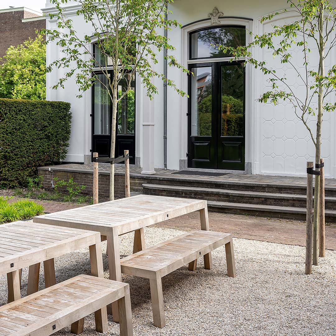 Duurzame tuintafel met losse banken